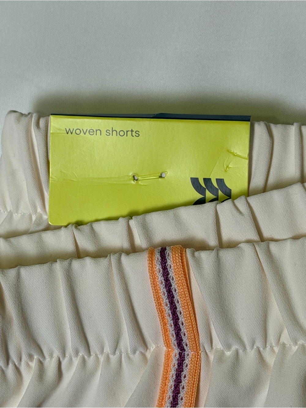 Women's Woven Pop Trim Shorts 3" - All In Motion Cream L - Picture 4 of 5